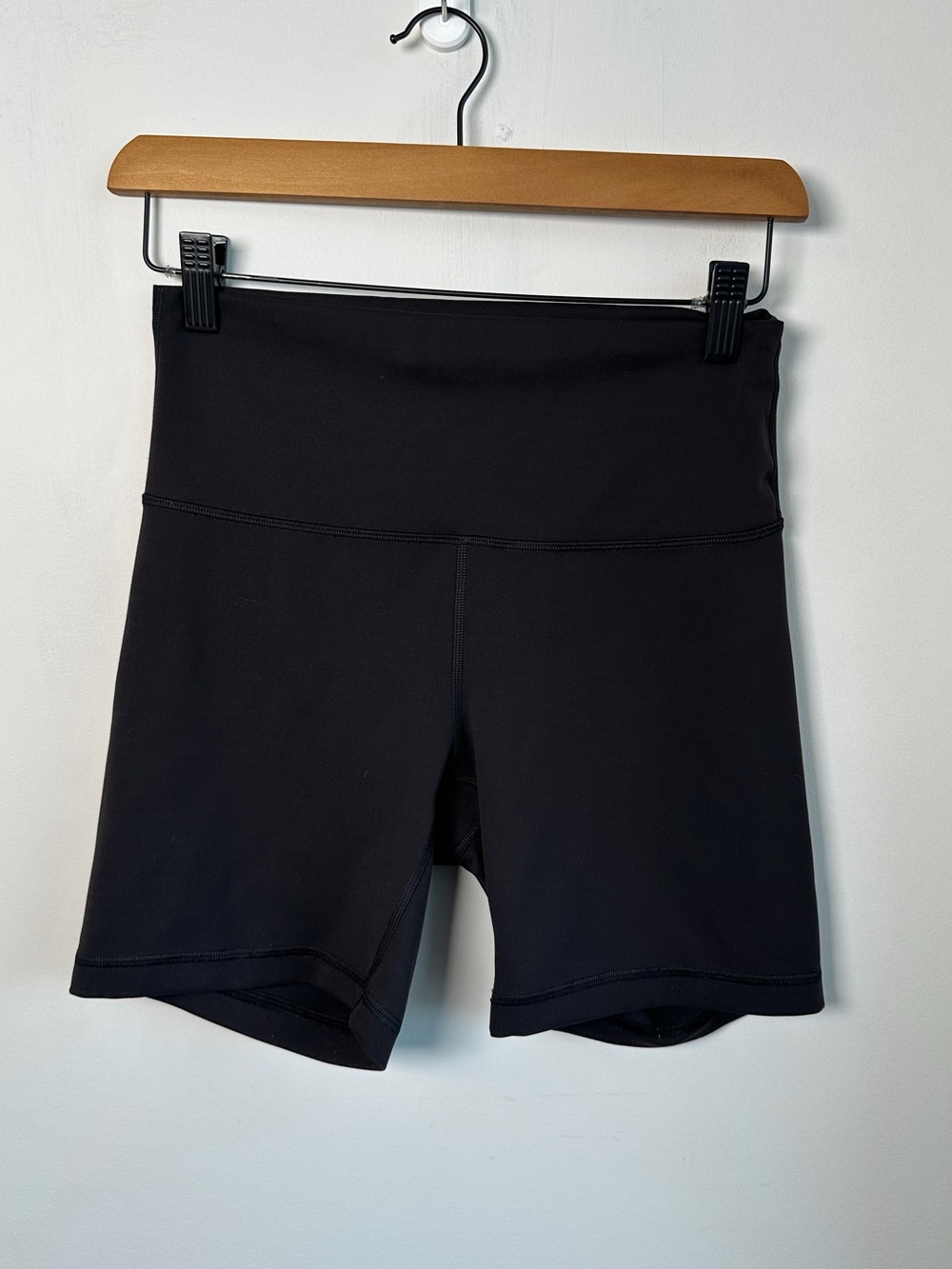 Lululemon Wunder Train High-Rise Short 6”